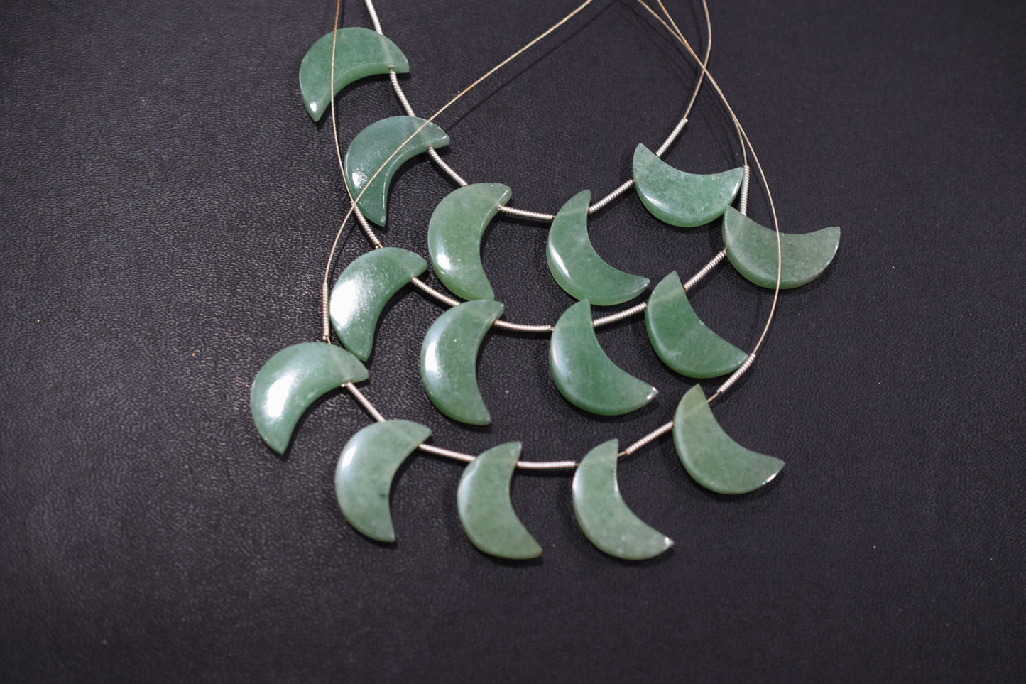 5 Pieces Grape Green Aventurine Smooth Crescent Half Moon Shape Briolettes , Sold By Strand , 9x20 - 10x20 mm , 17380