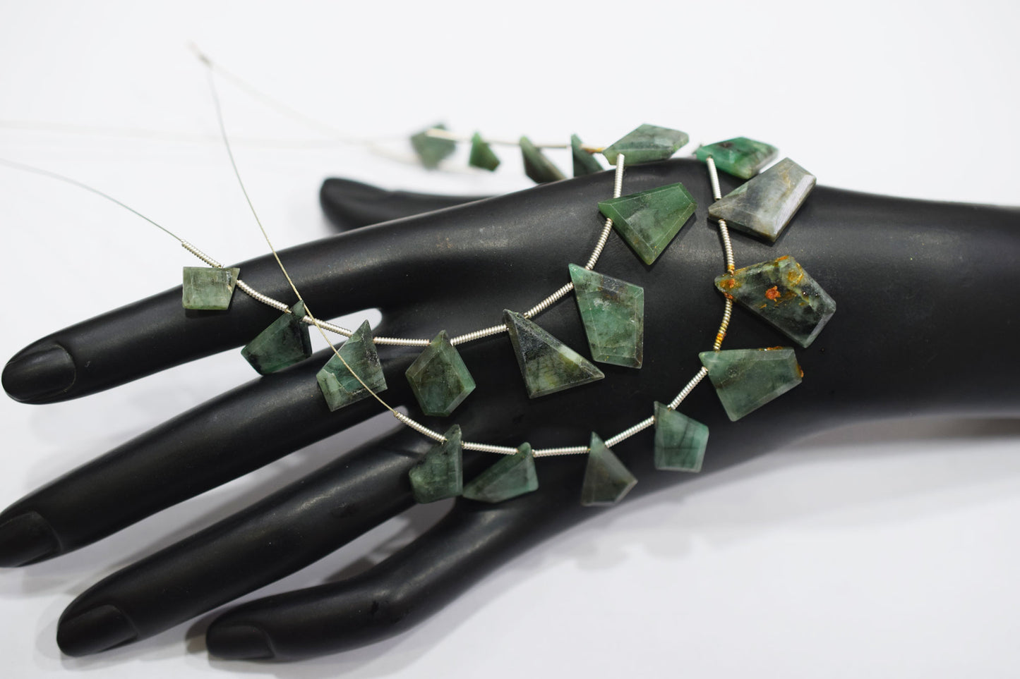11 Pieces Sakota Emerald Crown Cut Tablets Geometrical Shape Briolettes , Sold By Strand , 7x9 - 11x14 mm , 17386