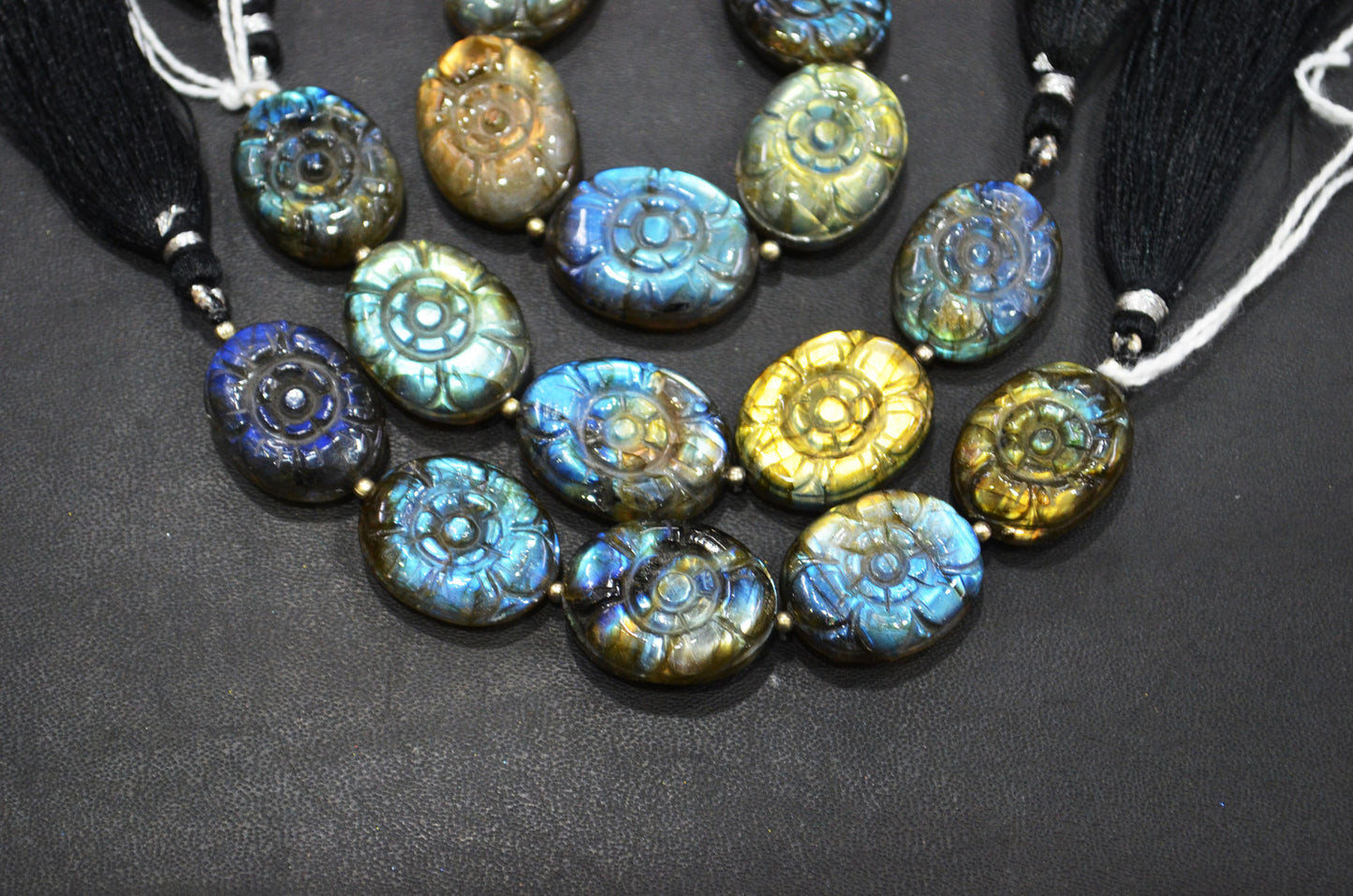 5 Pieces In A Strand Labradorite Carved Oval Shape Beads , Sold By Strand , 17x21 - 18x24 mm , 32273