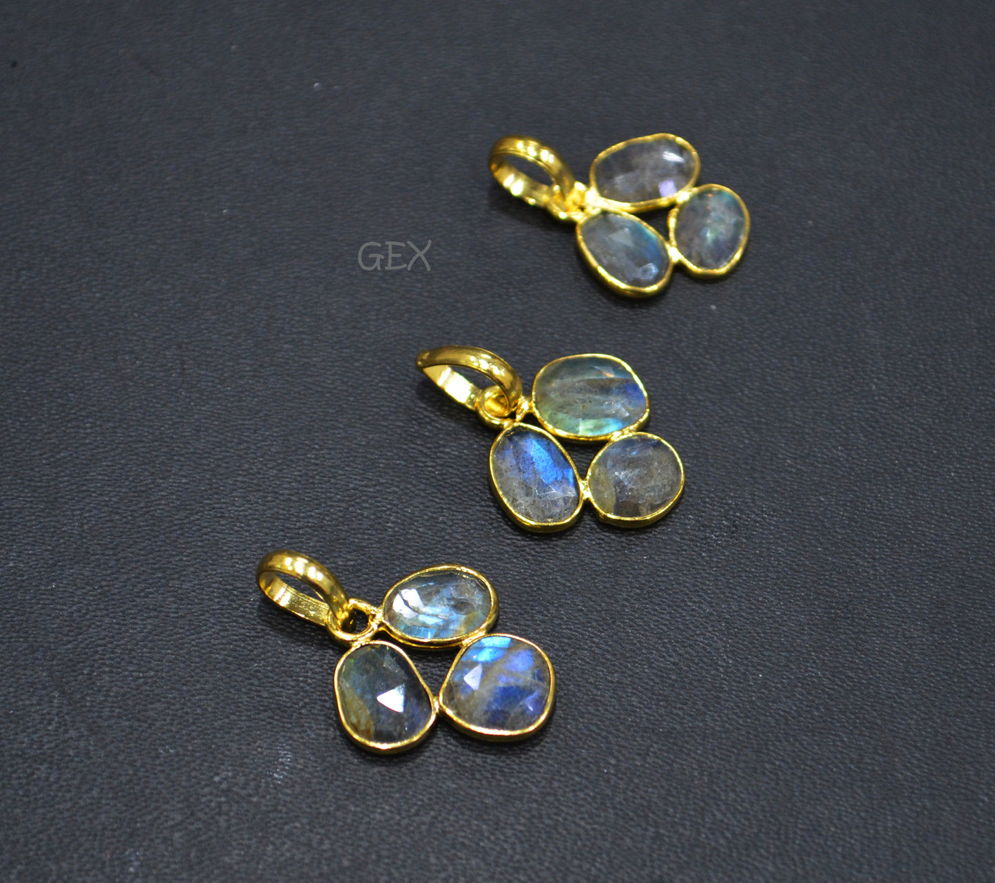 Natural Labradorite Faceted Clover Pendant , Natural Labradorite Bezel Charm Pendant , Sold By Piece , 19 - 20 mm , R-030