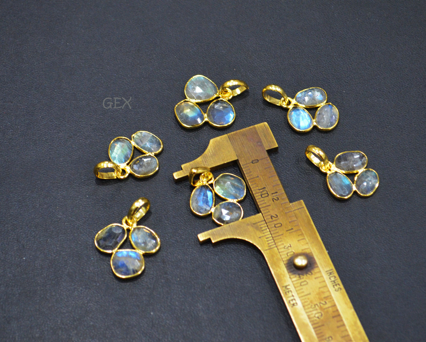 Natural Labradorite Faceted Clover Pendant , Natural Labradorite Bezel Charm Pendant , Sold By Piece , 19 - 20 mm , R-030