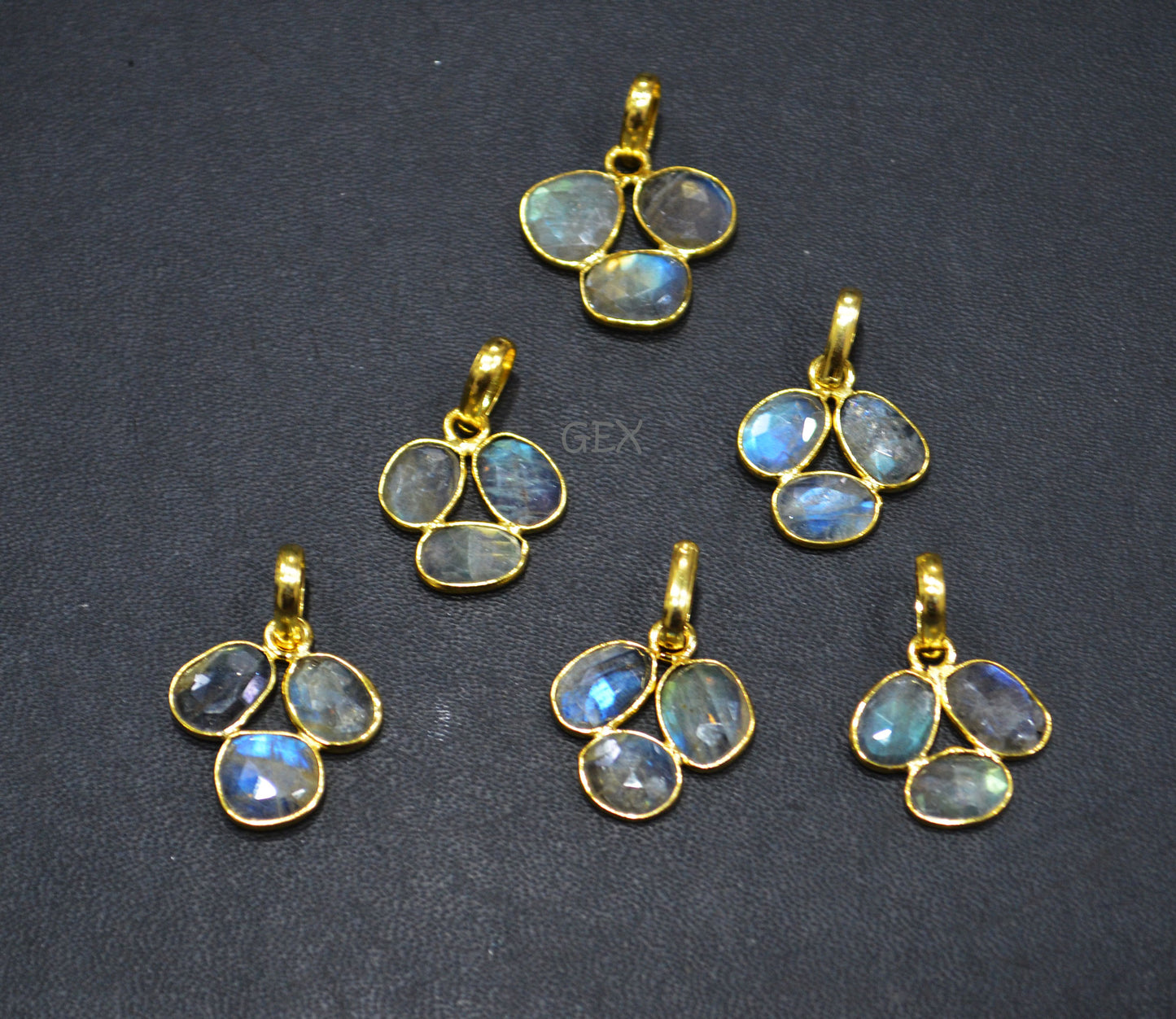 Natural Labradorite Faceted Clover Pendant , Natural Labradorite Bezel Charm Pendant , Sold By Piece , 19 - 20 mm , R-030