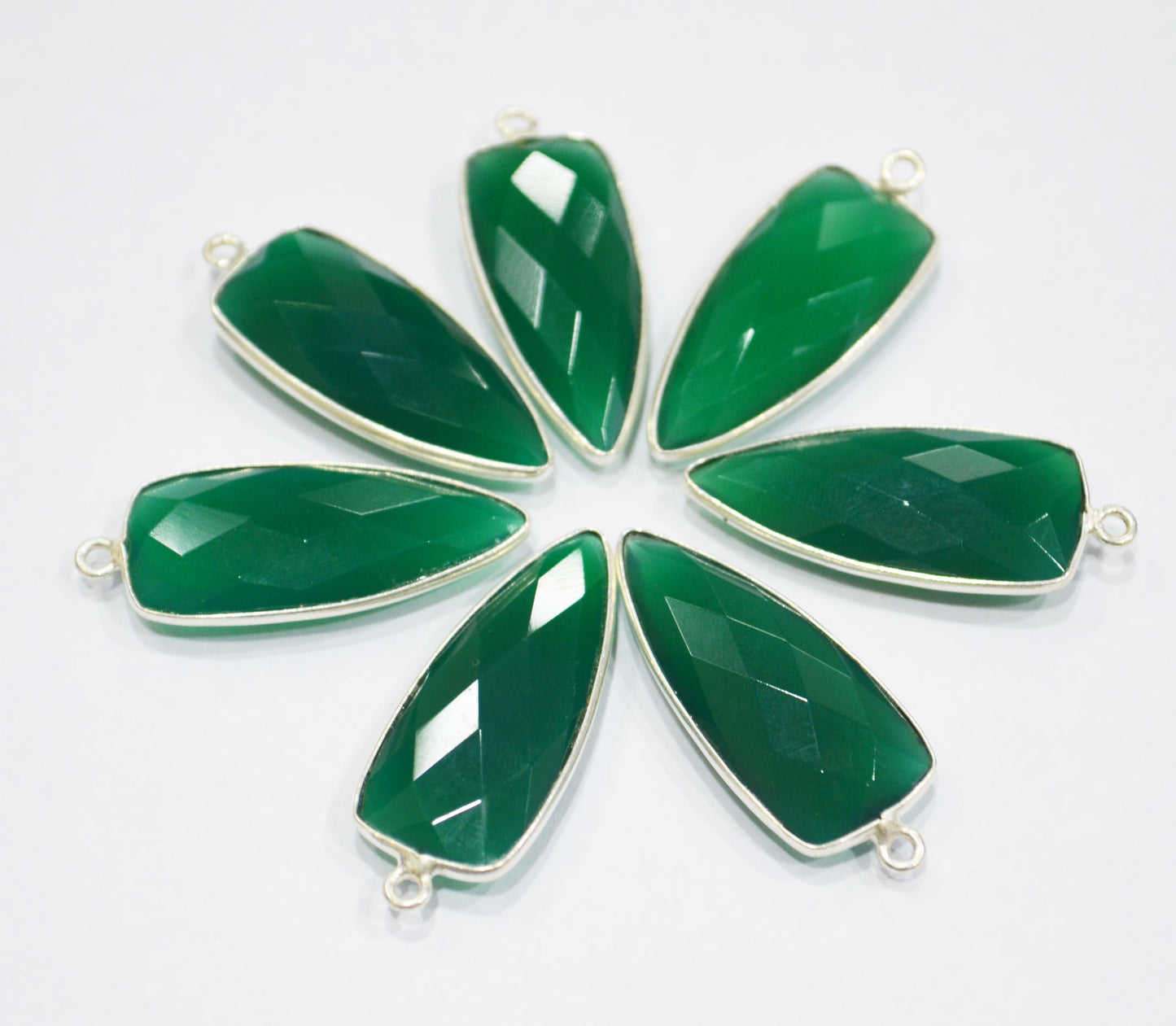 Green Onyx Faceted Arrowhead Shape Single Bail Connector , Sold By Piece , 12x28 mm , RB-6301