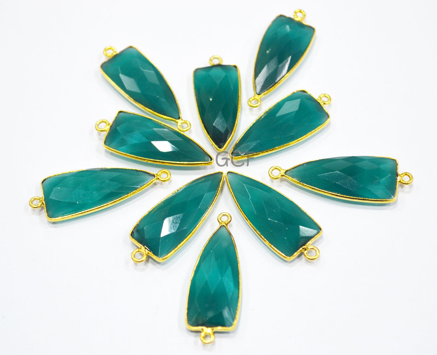 Green Onyx Hydro Glass Faceted Connector , Green Onyx Color Hydro Glass Arrowhead Shape Connector , Sold By Piece , 13x29 mm , RB-6955