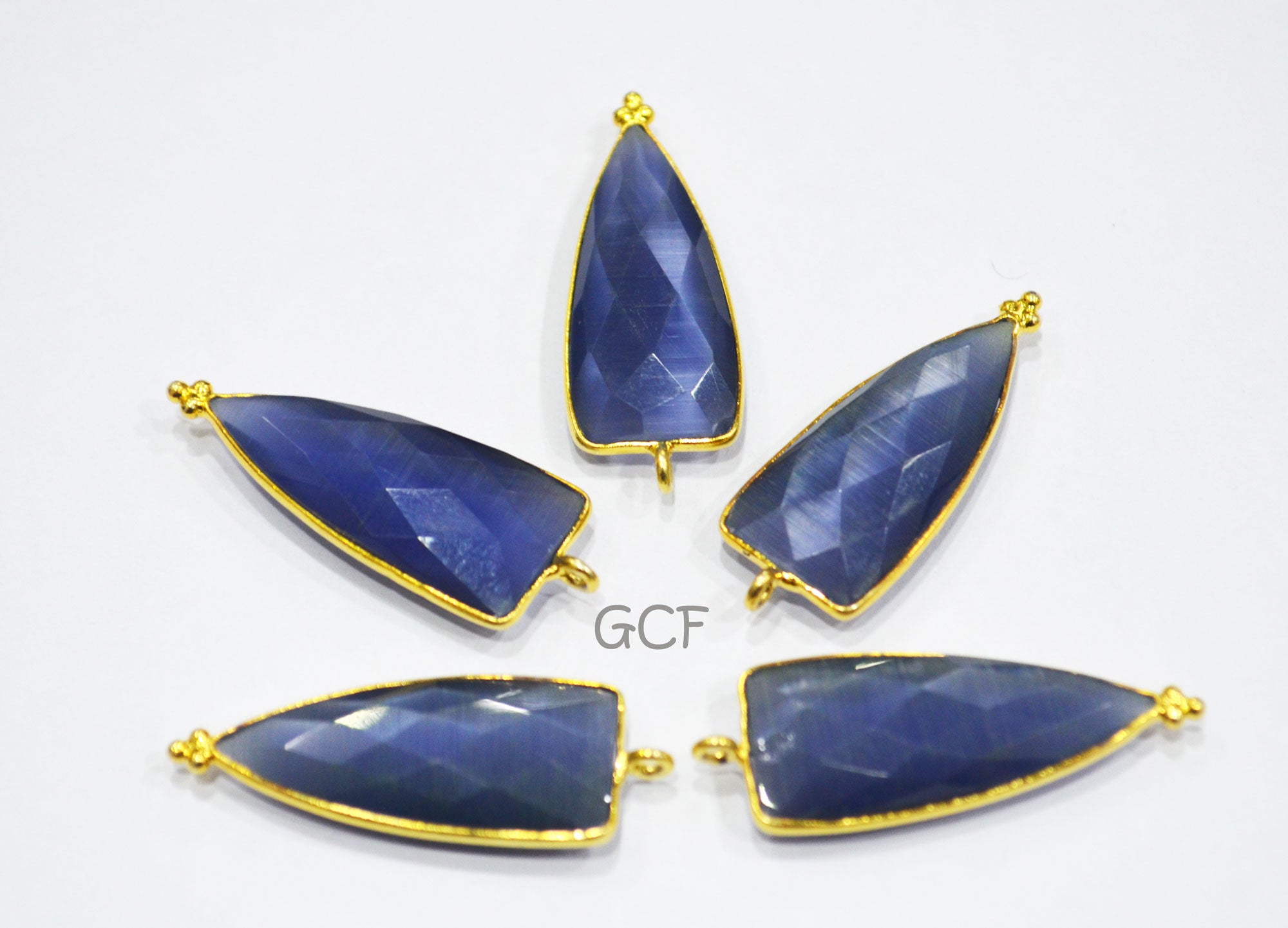 Violet Hydro Glass Faceted Single Bail Connector , Violet Color Hydro Glass Arrowhead Shape Connector , Sold By Piece , 13x29 mm , RB-6962