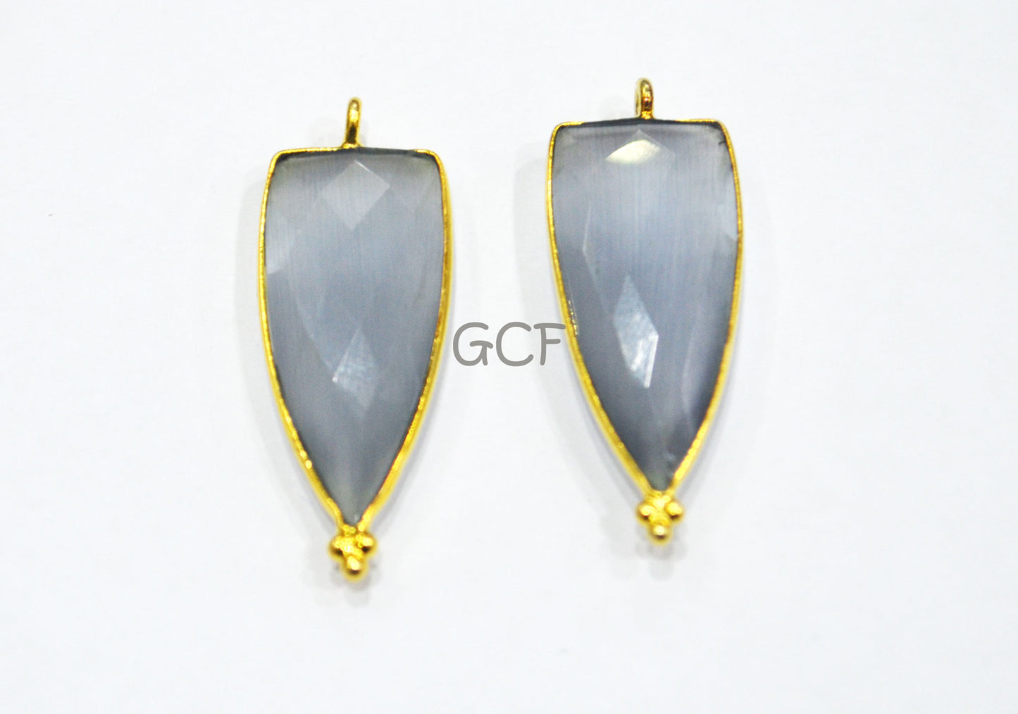 Gray Color Hydro Glass Faceted Single Bail Connector , Gray Color Hydro Glass Arrowhead Shape Connector , Sold By Piece , 13x29 mm , RB-6966