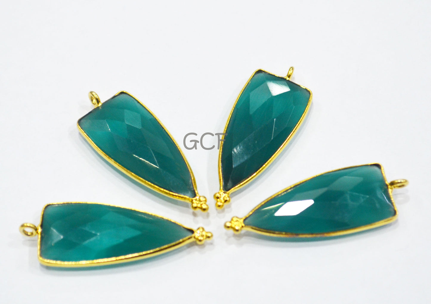 Green Onyx Hydro Glass Faceted Single Bail Connector ,Green Onyx Color Hydro Glass Arrowhead Shape Connector,Sold By Piece ,13x29 mm,RB-6974