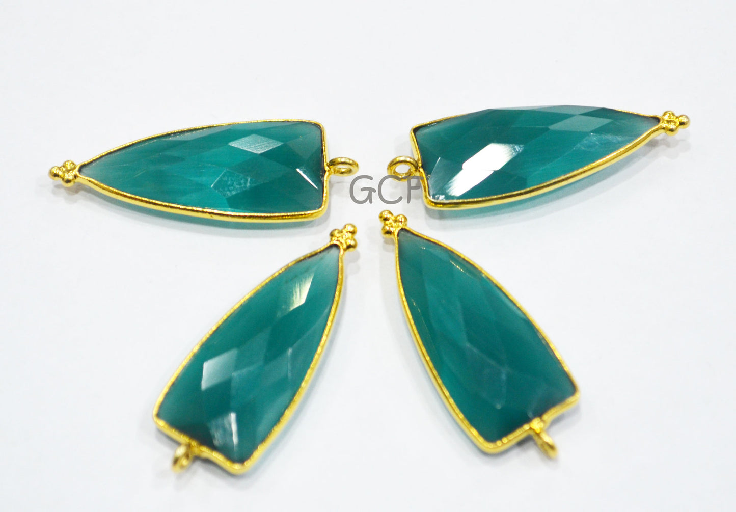 Green Onyx Hydro Glass Faceted Single Bail Connector ,Green Onyx Color Hydro Glass Arrowhead Shape Connector,Sold By Piece ,13x29 mm,RB-6974