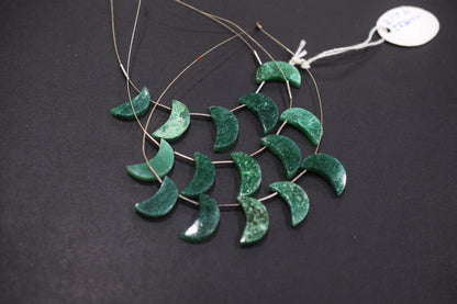 5 Pieces Green Aventurine Smooth Crescent Half Moon Shape Briolettes , Sold By Strand, 8x19 - 9x20 mm , 17381