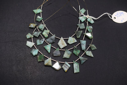 11 Pieces Sakota Emerald Crown Cut Tablets Geometrical Shape Briolettes , Sold By Strand , 7x10 - 11x14 mm , 17385