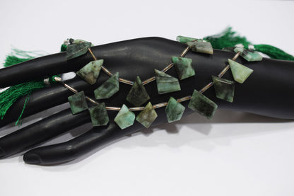 11 Pieces Natural Sakota Emerald Tablet Cut Geometrical Cut Gemstone , Sold By Strand , 13x16 - 14x19 mm ,  17889
