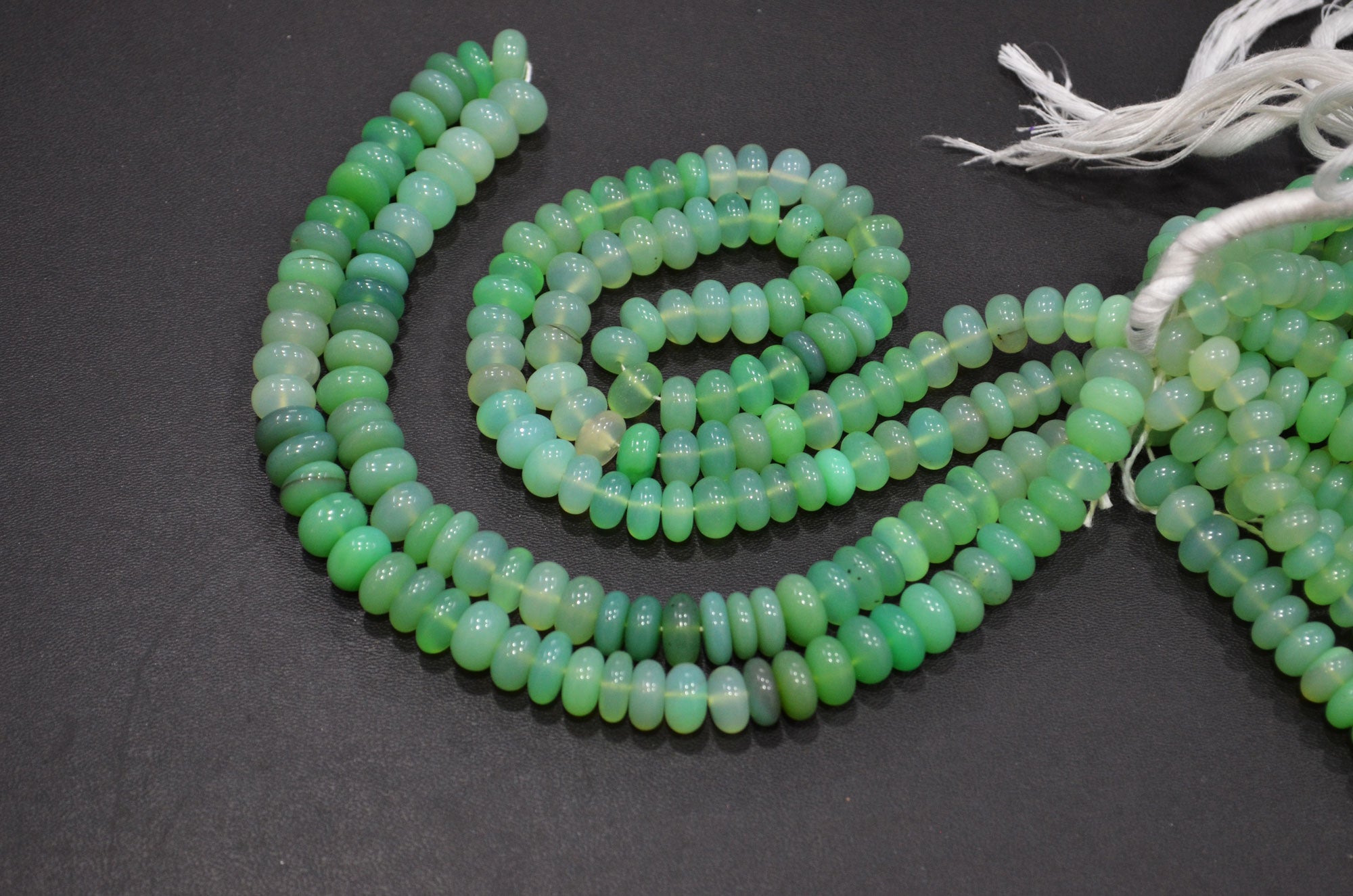 Shaded Chrysoprase Chalcedony Smooth Rondelle Shape Beads , Sold By Strand , 7.50 - 9 mm , 16" , 32639