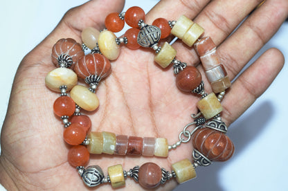 Natural Carnelian and Agate Beaded Necklace – Handcrafted Gemstone Strand with Carved Pumpkin Focal Beads,32900
