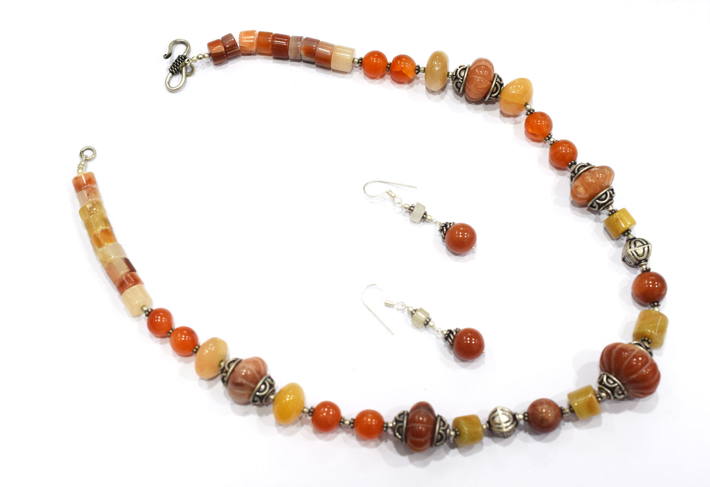 Natural Carnelian and Agate Beaded Necklace – Handcrafted Gemstone Strand with Carved Pumpkin Focal Beads,32937