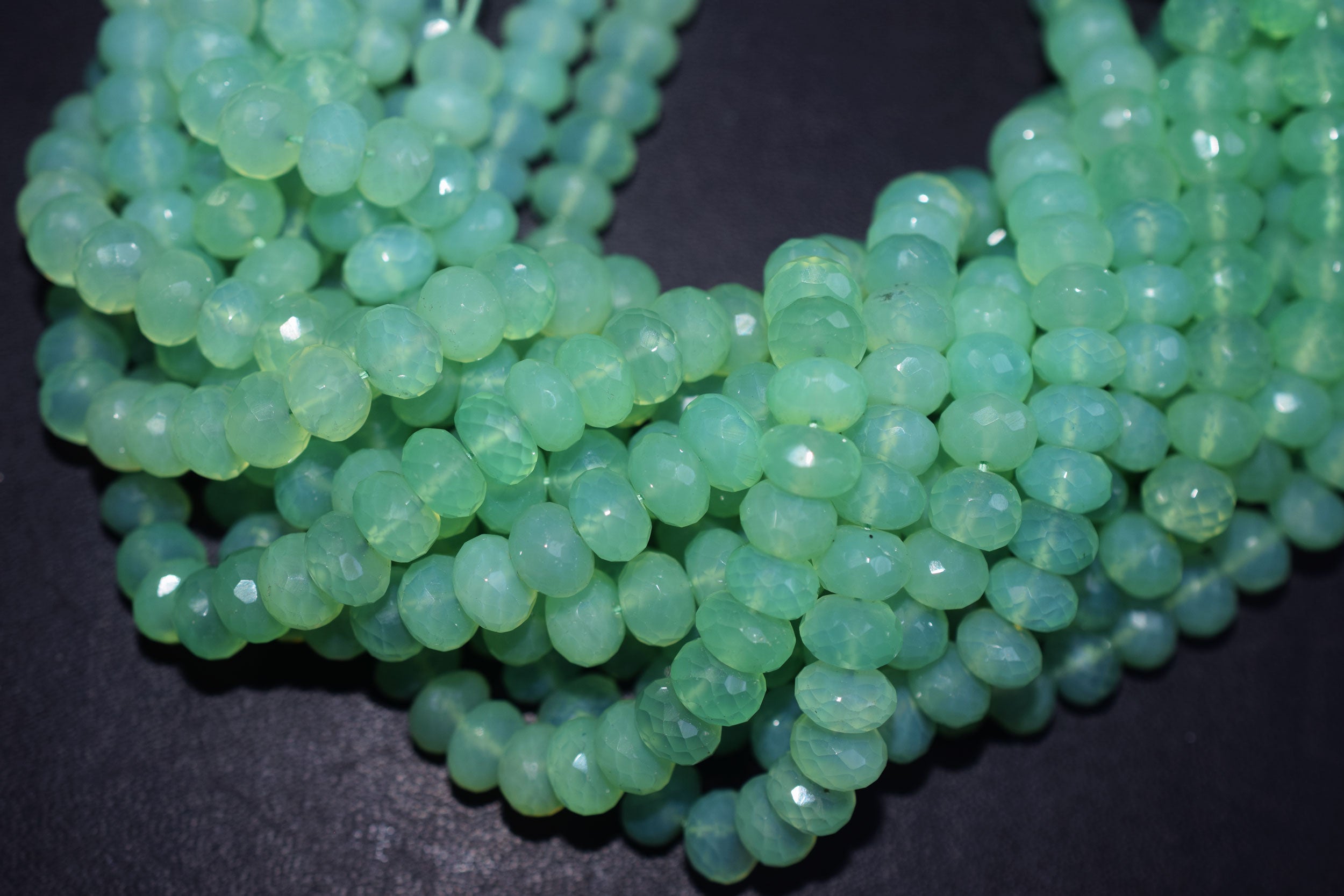 Chrysoprase Chalcedony Faceted Rondelle Gemstone Beads, Green Chrysoprase Chalcedony Beads, 17 Inches , Sold By Strand, 8 mm , 33204