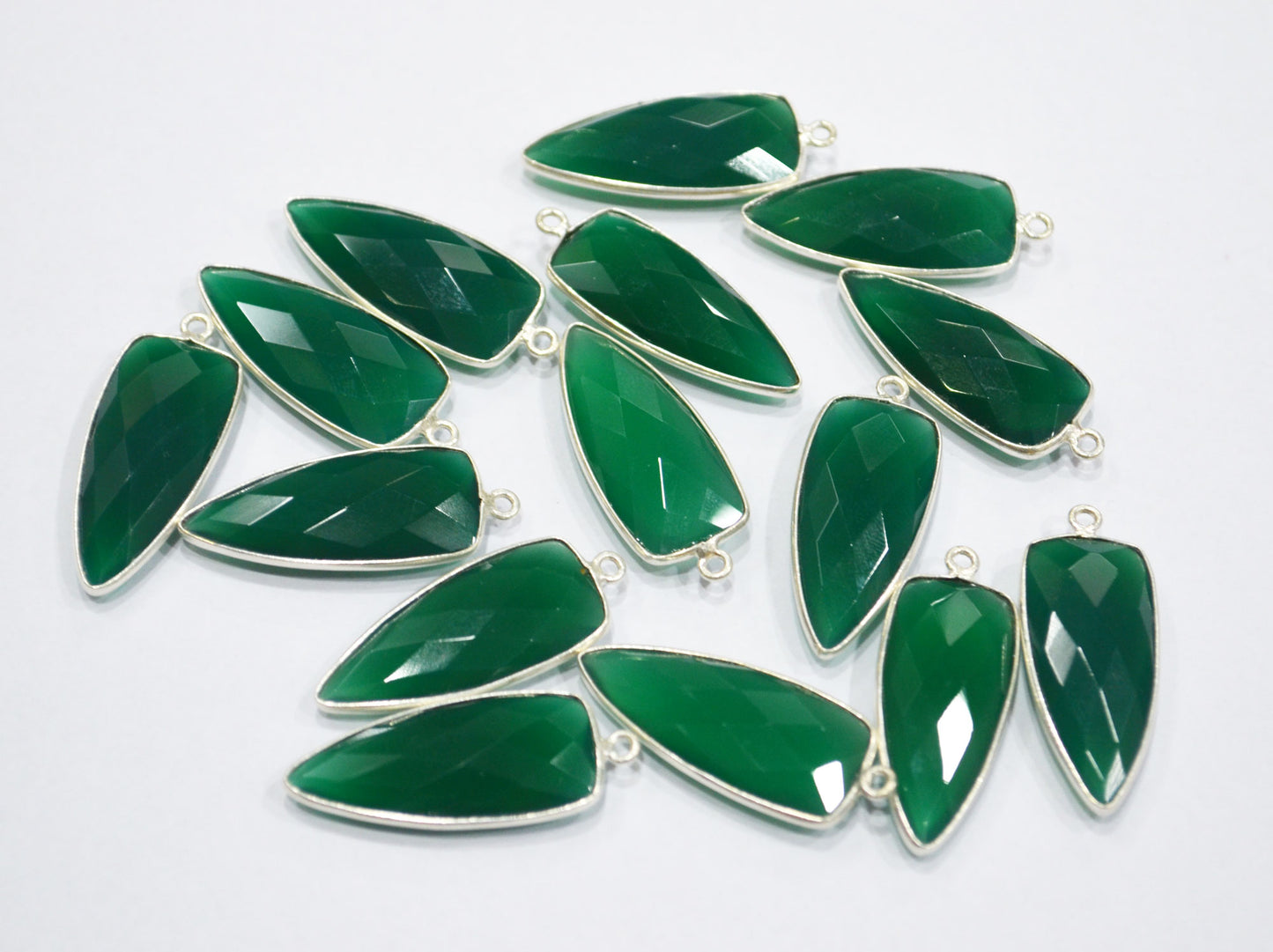 Green Onyx Faceted Arrowhead Shape Single Bail Connector , Sold By Piece , 12x28 mm , RB-6301