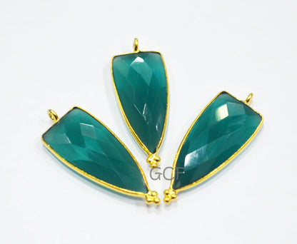 Green Onyx Hydro Glass Faceted Single Bail Connector ,Green Onyx Color Hydro Glass Arrowhead Shape Connector,Sold By Piece ,13x29 mm,RB-6974